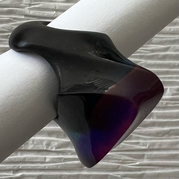 Resin and wood ring - Picture 2 of 5